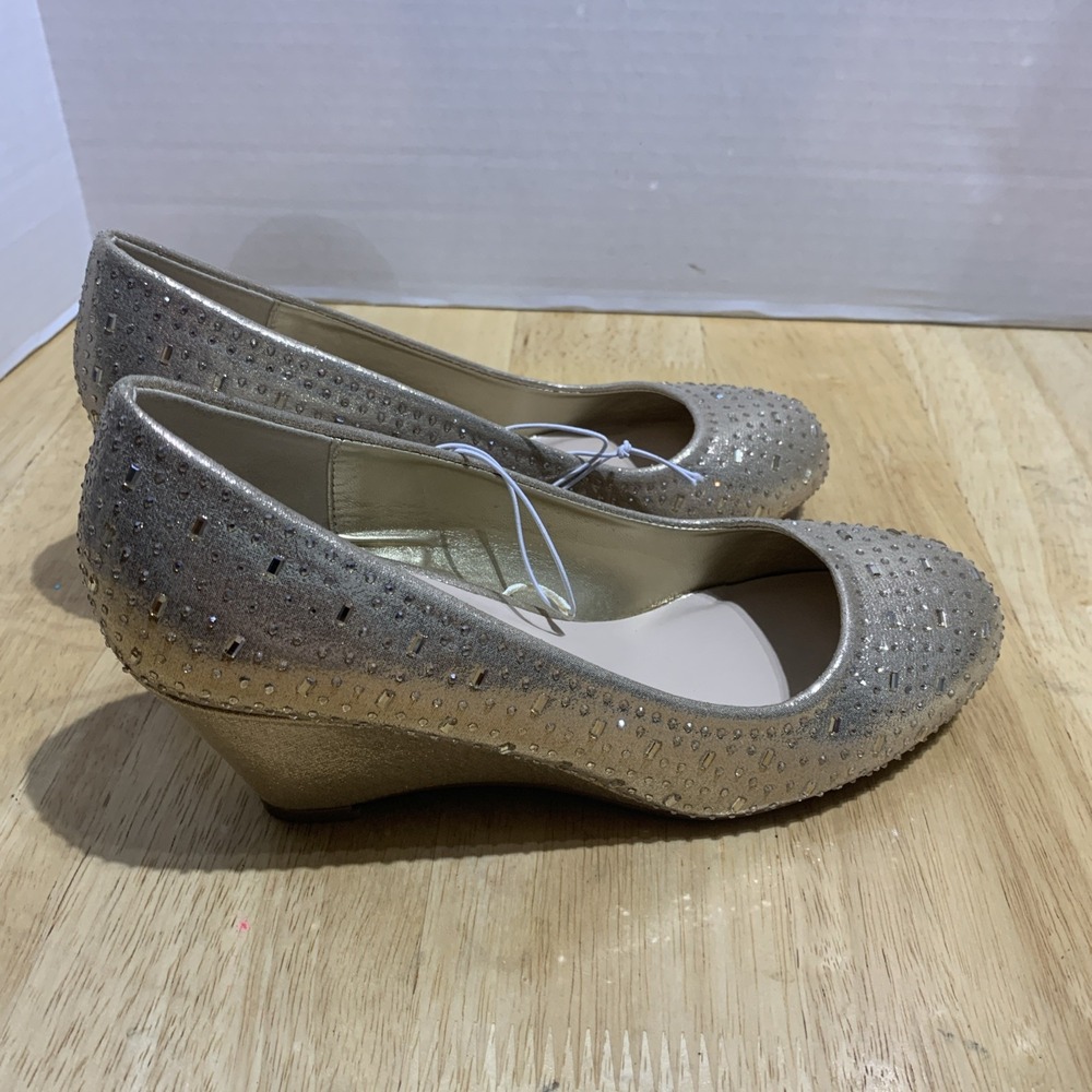 Andiamo Aviking Shoes Women's Size 6M Rhinestone Gold Wedge Slip-on Casual